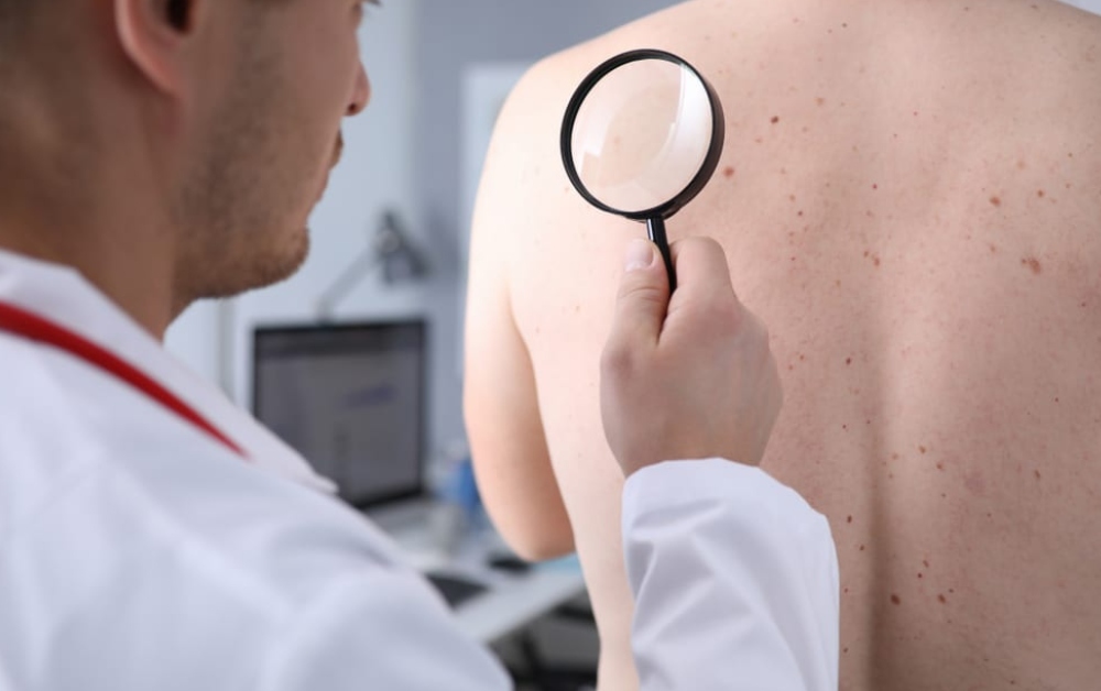 A importância de um dermatologista qualificado
